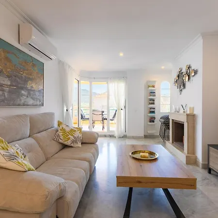 Apartment Great Views, Large Terrace & Walking Distance