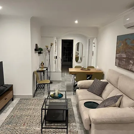 Great Views, Large Terrace & Walking Distance Lägenhet